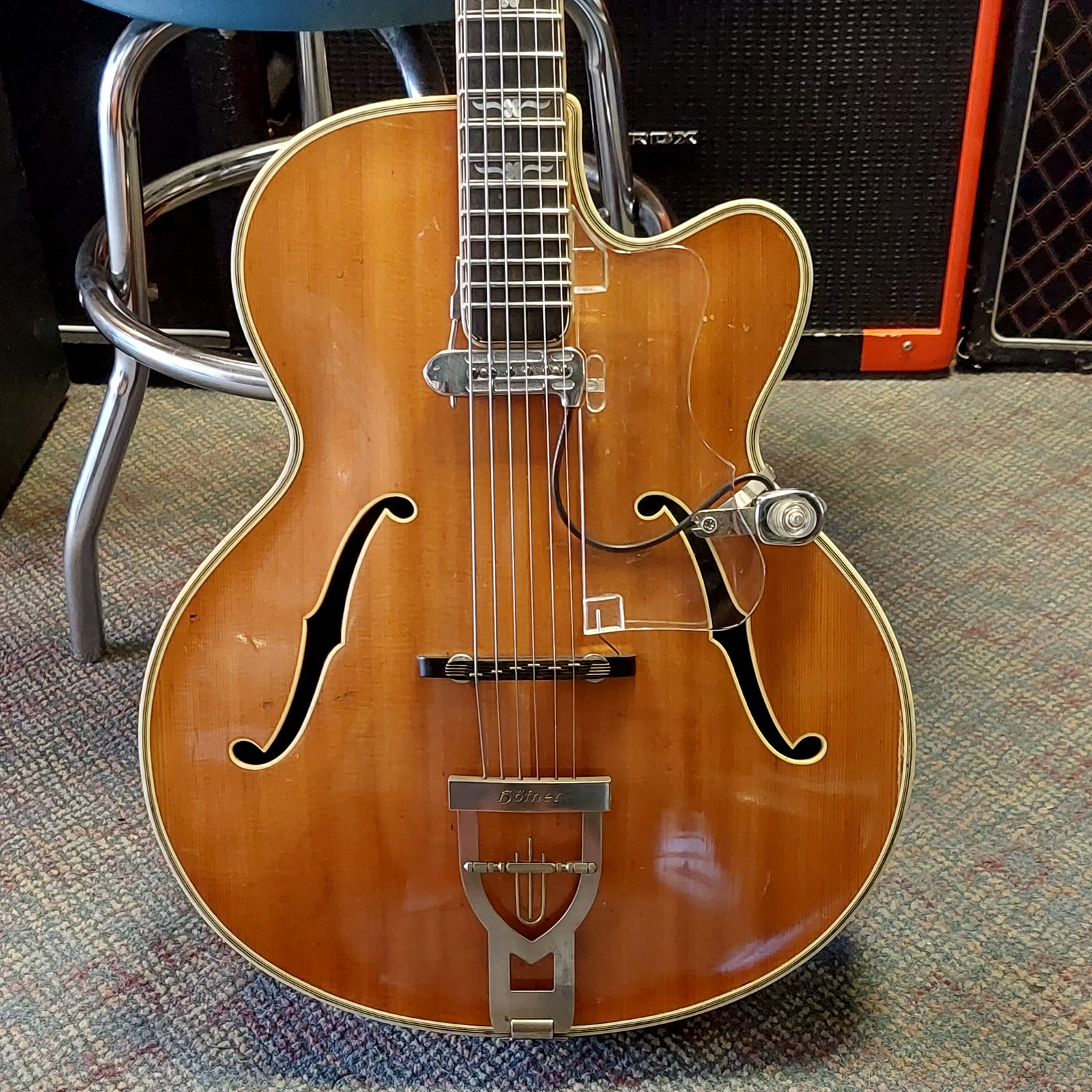 Hofner Committee c1957 with DeArmond Rhythm K ....