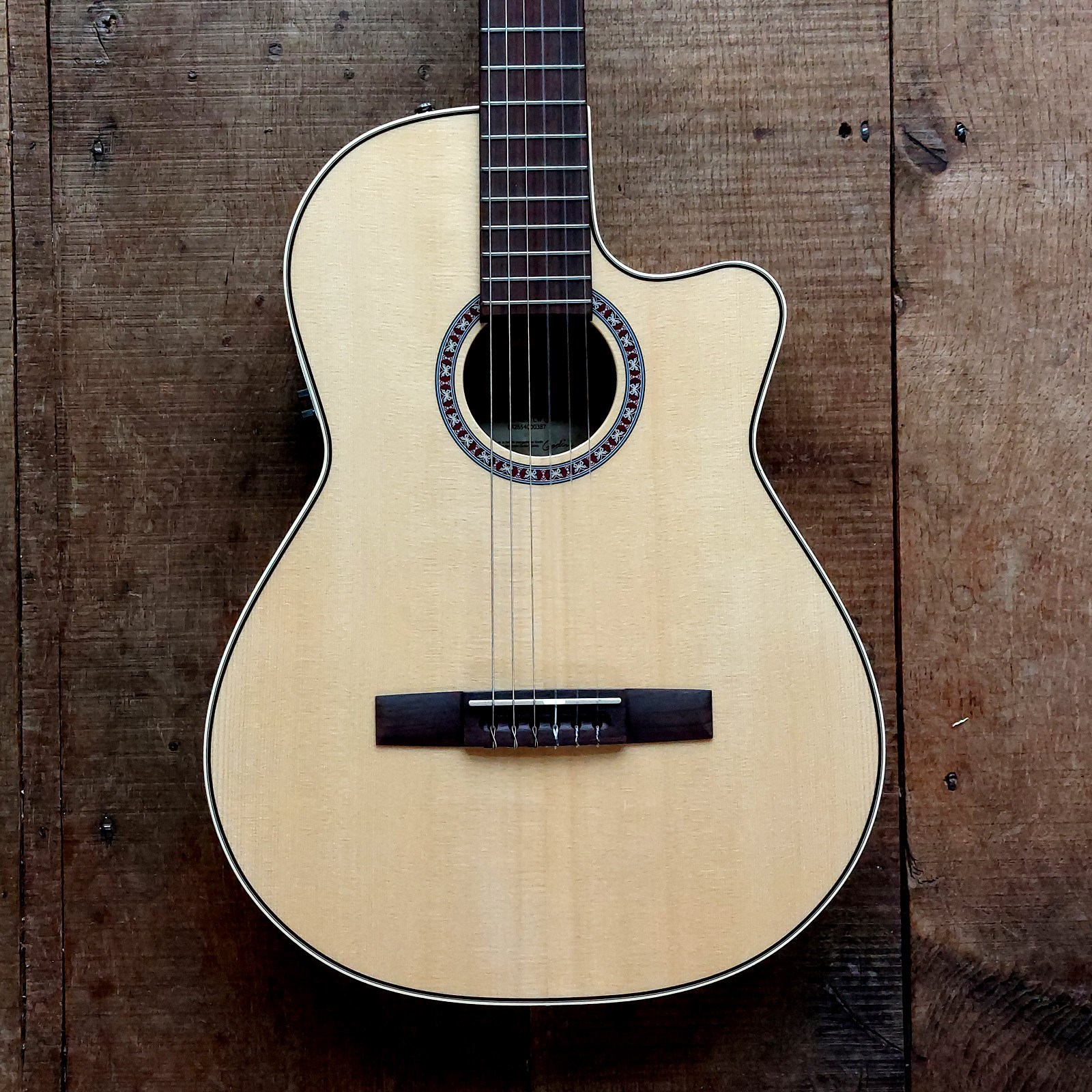 Godin La Patrie Arena Mahog Cutaway EQ